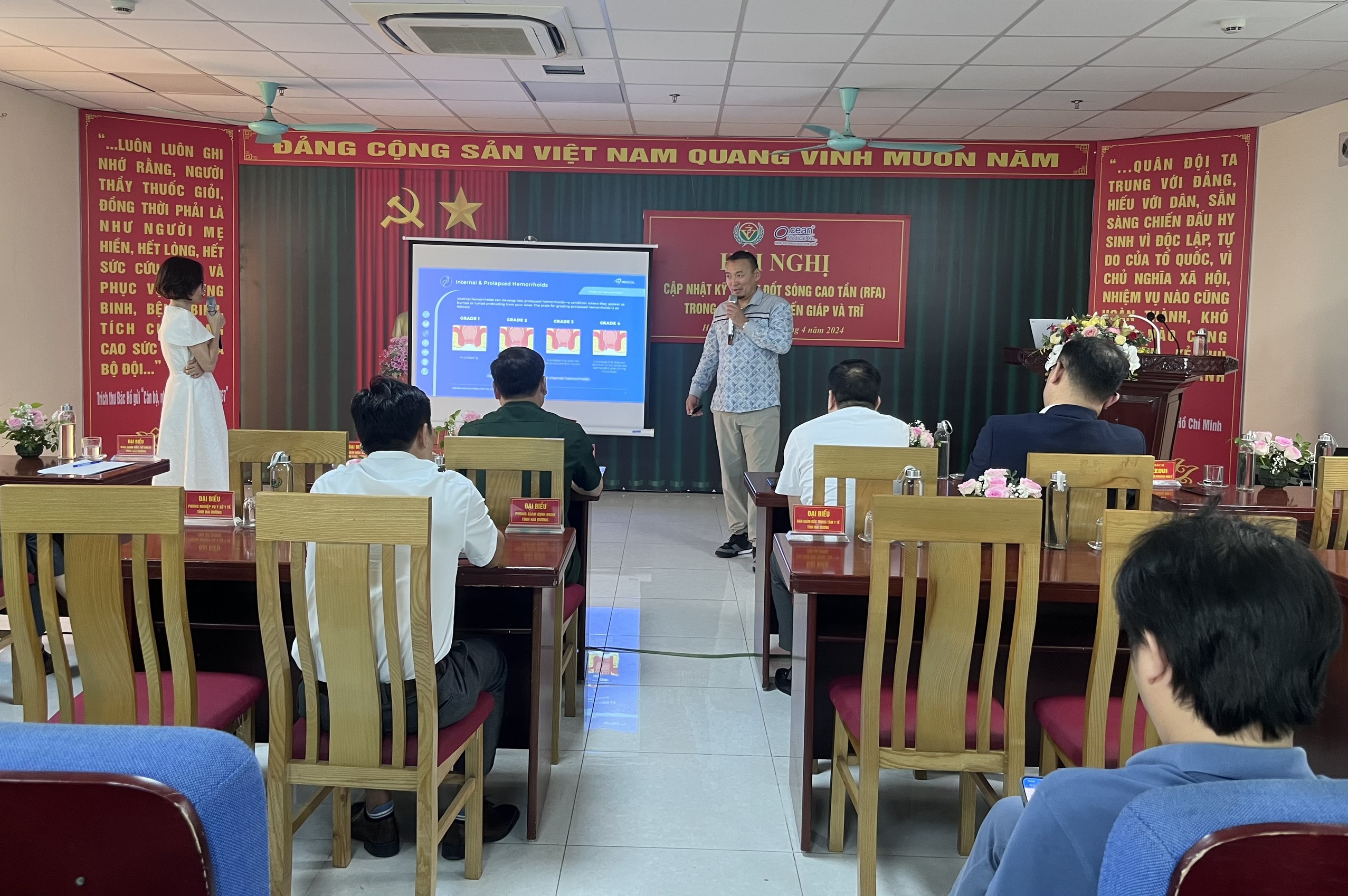 Bệnh viện quân y 7 tiếp nhận kỹ thuật điều trị u tuyến giáp và trĩ từ Bệnh viện Mông Cổ